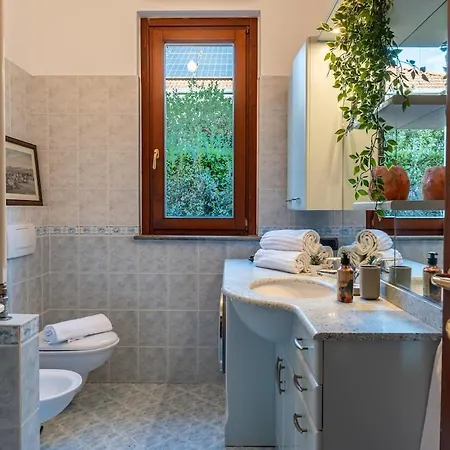 Riviera Con Accesso Al Ispra